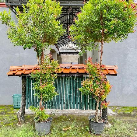 Griya Asri Syariah Mitra Reddoorz Otel Rogojampi Dış mekan fotoğraf